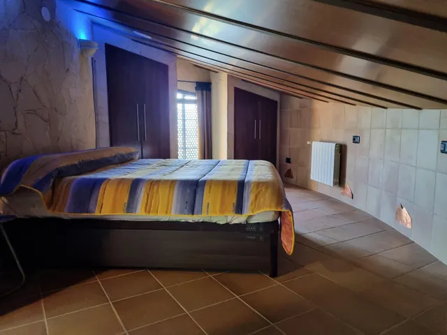 CASAS INDIVIDUALES  CON PARCELAS EN CIMBRIO (BARCENA DEL BIERZO) — 47