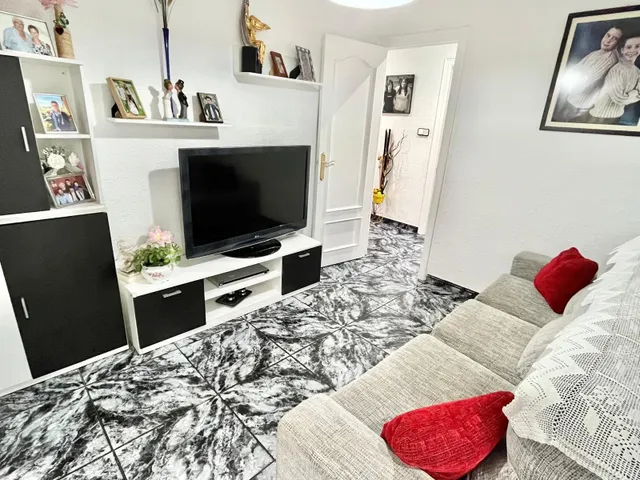Amplio y Luminoso Piso en Can Rull, Sabadell por solo €329.000 — 12