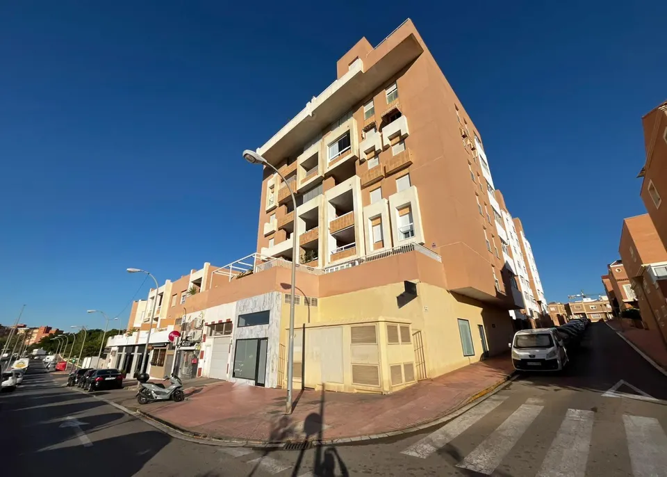 Local comercial 179m² en venta - Alcampo