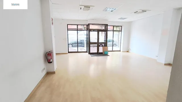 LOCAL DE 1100 M2 EN ZONA FERIA — 6
