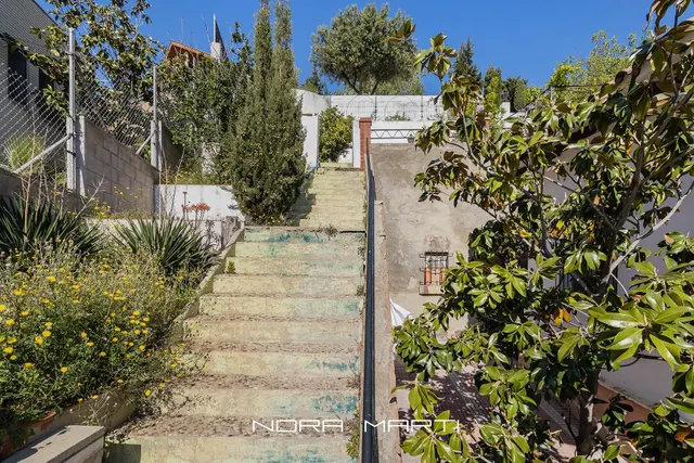 CASA A  NOSTRA SENYORA DE LOURDES — 25