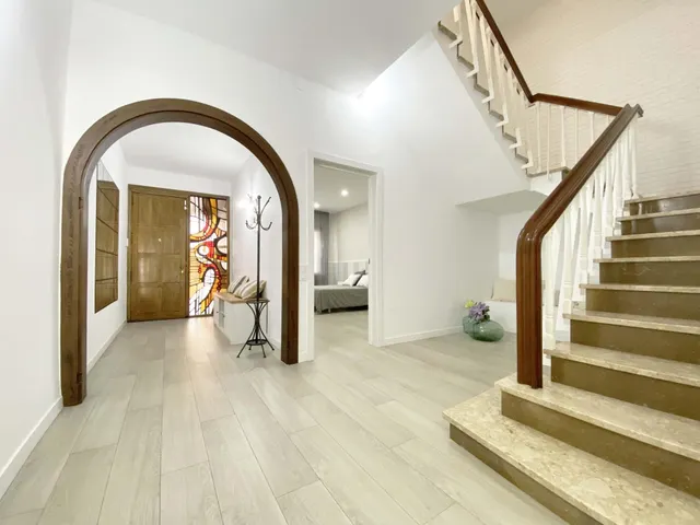 Chalet adosado en venta en Calle de Regàs — 9