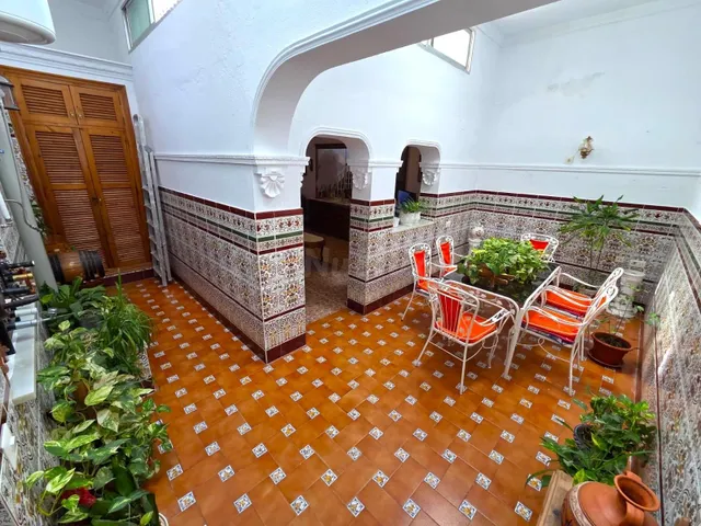 GRAN CASA DE TRES PLANTAS, 5 DORMITORIOS, TERRAZAS Y GARAJE EN CHICLANA DE LA FRONTERA — 3