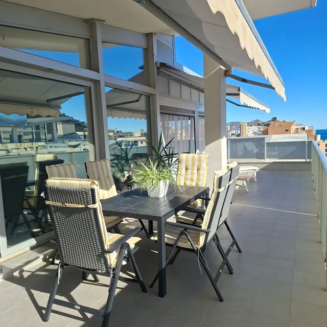 SE VENDE ÁTICO DE TRES DORMITORIOS EN VILLAJOYOSA SEVENDGROU