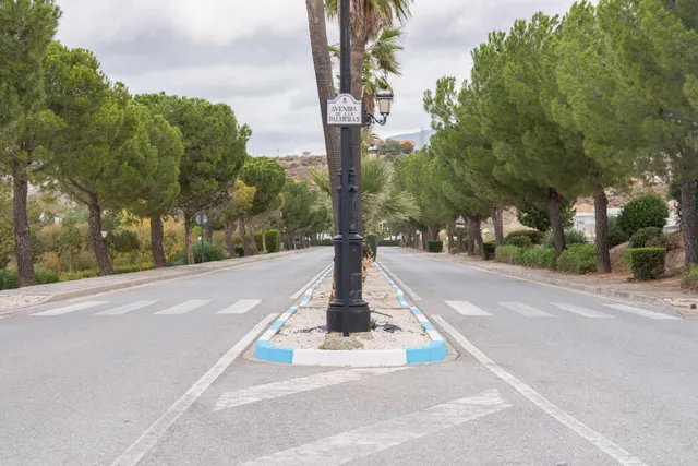 VENTA DE PARCELA EN LA URBANIZACIÓN CAÑADAS DEL PARQUE — 32