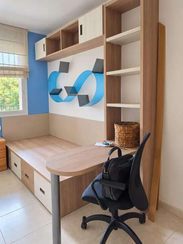 Piso exterior de 4 habitaciones con balcón y parking incluido en el centro de Reus — 40