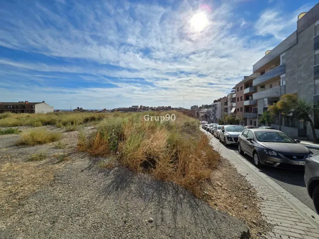 Solar en alcarras para edificar. — 4