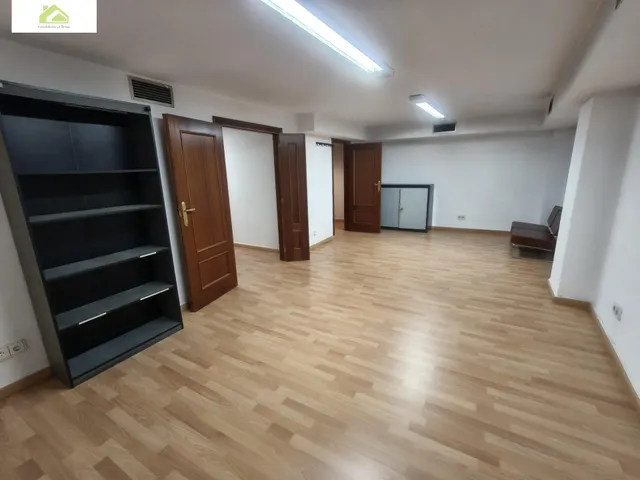 OFICINA EN VENTA EN ZONA DE LA MARINA — 9
