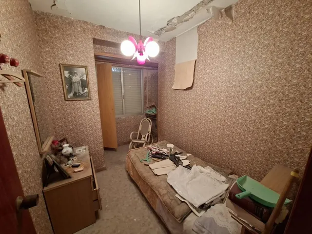 OPORTUNIDAD – CASA ESQUINERA PARA REFORMAR — 17