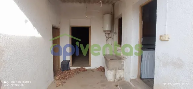 Casa con terreno y nave, LA ESCUCHA — 22
