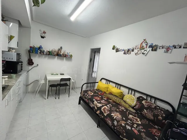 GRAN ESTUDIO EN EL CENTRO DE TORREVIEJA - foto 2