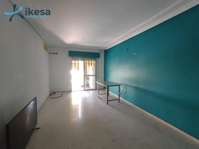 Piso ubicado en el edificio Villasol del Polígono Guadalquivir. — 11