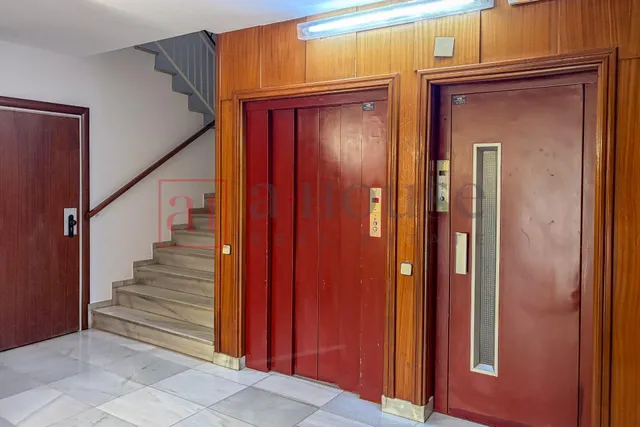 Luminoso piso con balcón en les corts — 33