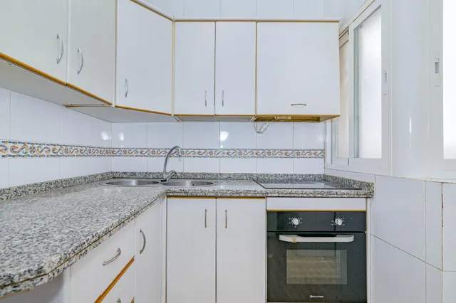 OPORTUNIDAD EN VENTA DE PISO DE 4 DORMITORIOS TOTALMENTE EXTERIORES EN EL ZAIDIN ENFRENTE DEL PTS TOTALMENTE REFORMADO Y EQUIPADO IDEAL PARA INVERSION — 24