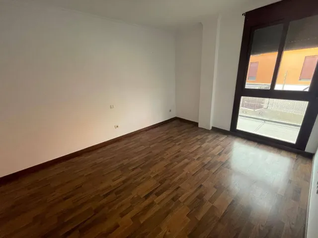 PISO EN VECINDARIO — 16