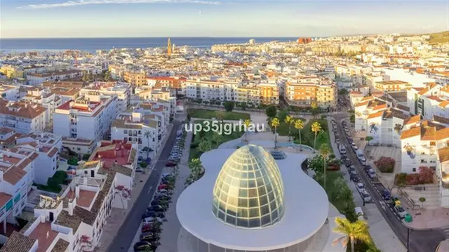 Local comercial 400m² en venta - Costa Del Sol — 21