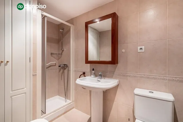 MAGNIFICA VIVIENDA EN LAS FLORES - CAMINO DE RONDA — 15