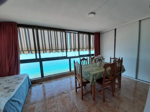 Primera linea, edificio Los Gemelos, reformado. www.inmobiliarialesdunes.com — 5
