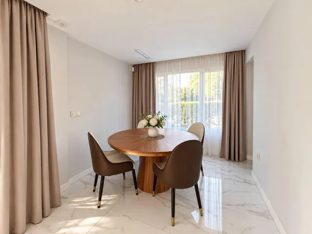 Exclusiva villa de lujo en san juan: dos casas independientes y oasis privado — 24