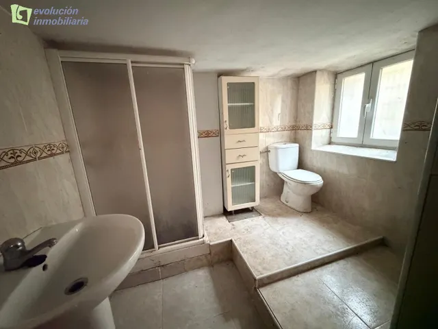 Se vende local/almacen  en san pedro de la fuente,Burgos. — 7