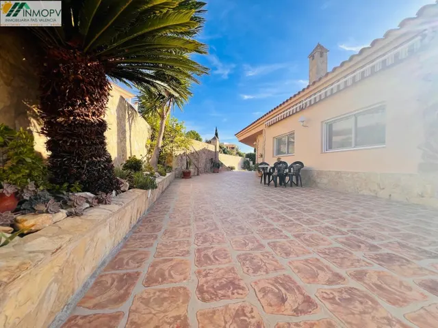 EN VENTA ELEGANTE VILLA EN LA ZONA DE ERMITA CON VISTAS AL M - foto 5