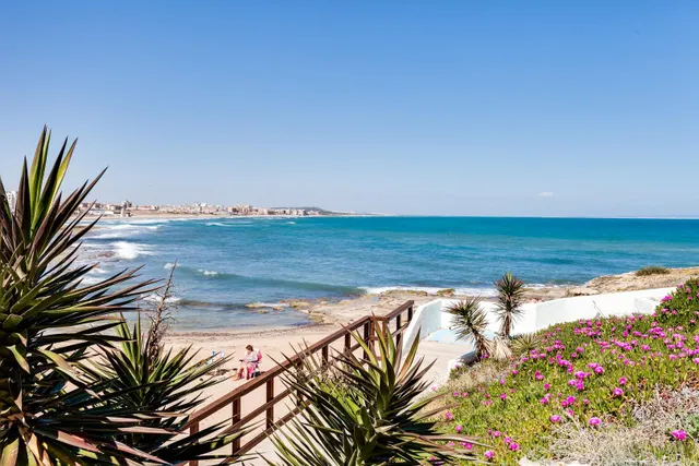 ÁTICO EN TORREBLANCA CON PARKING, PISCINA COMUNITARIA Y VISTAS DESPEJADAS! — 28