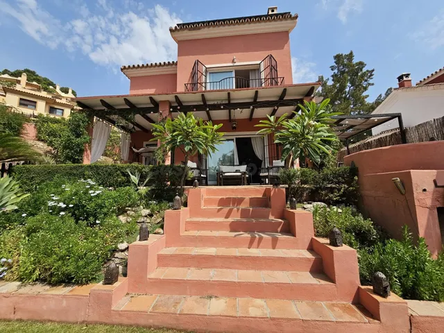 Espectacular chalet independiente con piscina, 800m2 de parc - foto 5