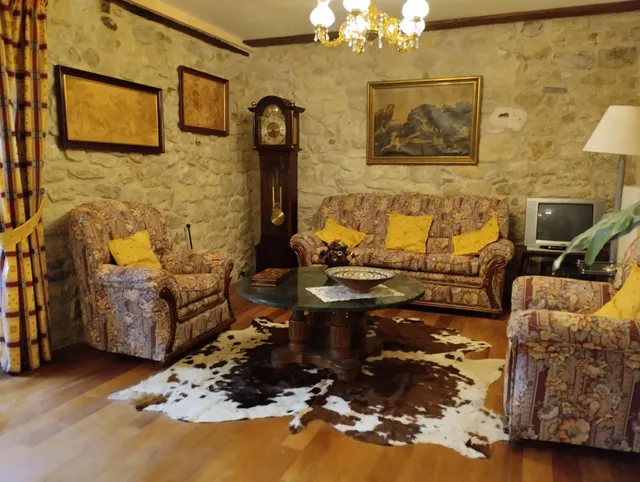 EN VENTA PRECIOSA PROPIEDAD EN EL VALLE DE MENA — 8