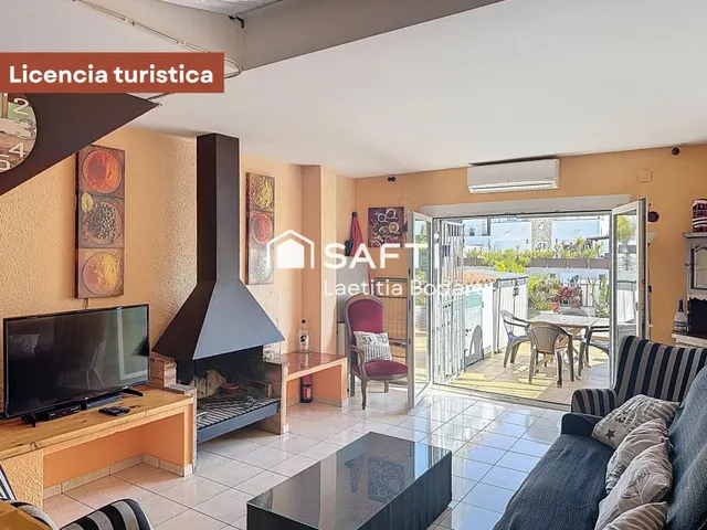 Casa de pescador con licencia turística y amarre - Empuriabrava — 23