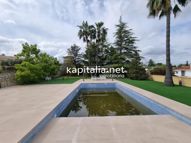 Chalet en venta en Ontinyent, a solo 200 metros del casco urbano — 2