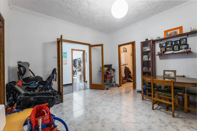Planta baja de 4 habitaciones con inquilinos — 9