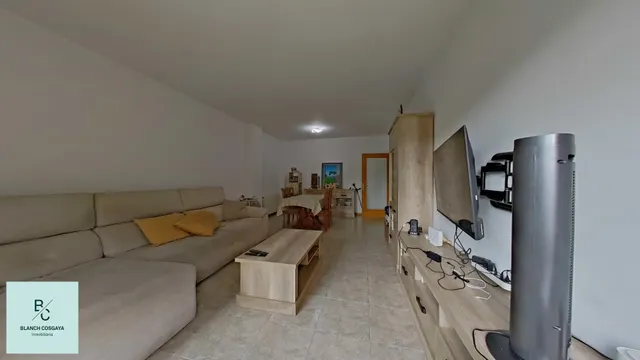 Seminuevo con terraza, piscina, parking y trastero — 6