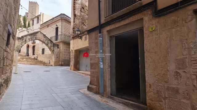 En venta local comercial en el centro de Tortosa. — 31