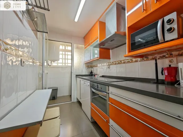 PRECIOSO PISO DE 3 DORMITORIOS CON GARAJE, TRASTERO Y LICENC - foto 2