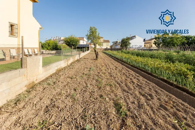 TERRENO URBANO 1060m EN LA ZUBIA — 17