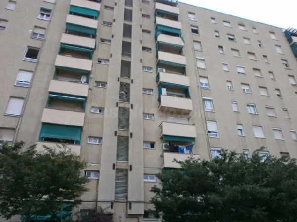 Se vende Piso OKUPADO en Aprestadors 11 Sabadell, (Barcelona - foto 2
