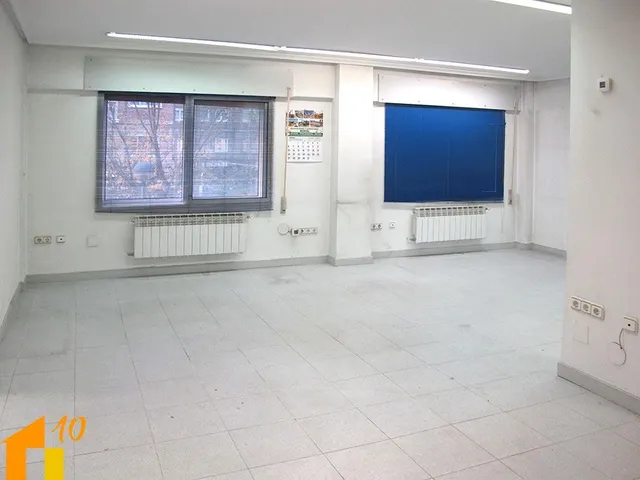 Vivienda en Avd. Arlanzón, zona Hacienda. — 6