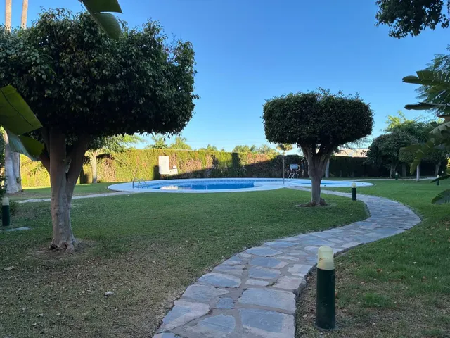 OPORTUNIDAD EN BEL-AIR · BAJO DE 3 DORMITORIOS, 2 BAÑOS, GRAN TERRAZA Y PISCINAS · 2 — 22