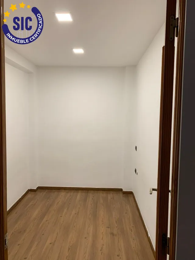 SE VENDE PISO CON INQUILINO DENTRO HASTA EL 2027 — 14
