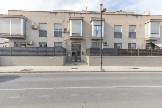 ¡¡¡amplio piso de 3 dormitorios, 2 baños, cochera y trastero, por solo 179.900 €!!! — 2