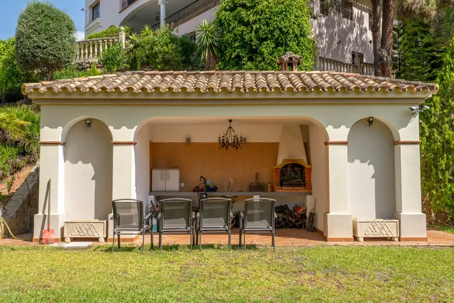 Chalet 8 habitaciones 627m² en venta - El Madroñal — 48