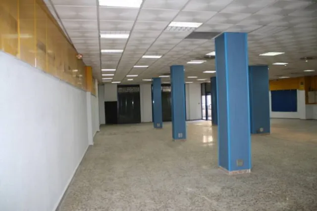 Alquiler local comercial en Orihuela, 120 m2. de superficie,  con 1 aseo. — 7