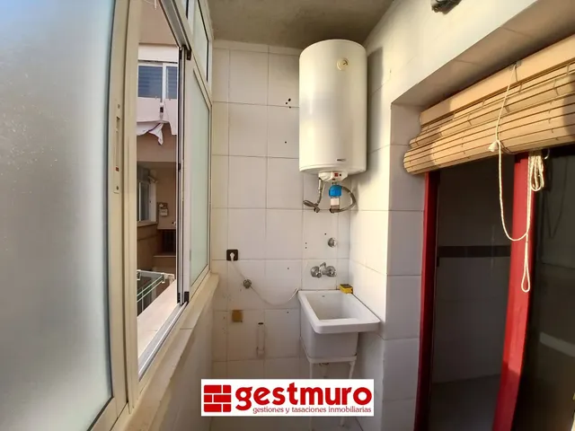 Piso alquiler alameda de san antón sin muebles con plaza de garaje y agua incluida!! — 15