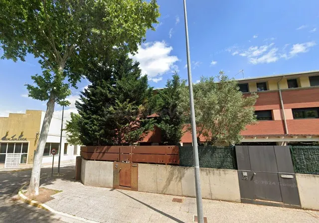 Se vende casa adosada OKUPA en St Julia SarriÑ  de Ter (Giro