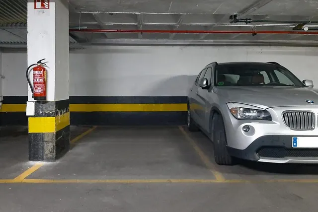 Plaza de Garaje con acceso directo desde ascensor en Avenida de Burgos. — 5