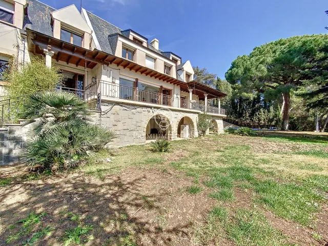 Preciosa casa estilo inglés situada en l’Ametlla del Vallès - foto 2