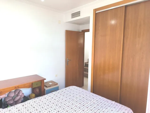 Duplex de 5 dormitorios y sotano privado — 23