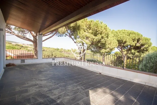 Casa en venta con piscina en Sant Andreu de Llavaneres — 44