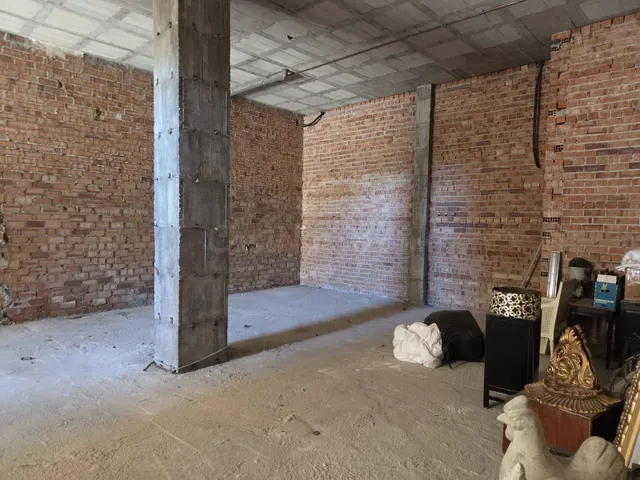 LOCAL COMERCIAL DE 145 M2 CON VADO, GRAN ALTURA Y MÚLTIPLES POSIBILIDADES EN EL CENTRO DE FUENGIROLA — 3