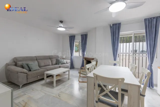 Casa independiente con piscina en La Zubia. — 5